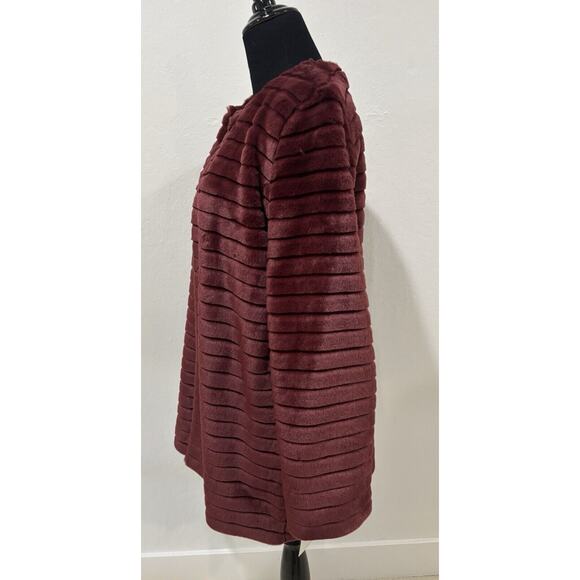 Sam Edelman Janet Faux Fur Coat/Jacket Size Small in Burgundy Fur - Picture 6 of 8